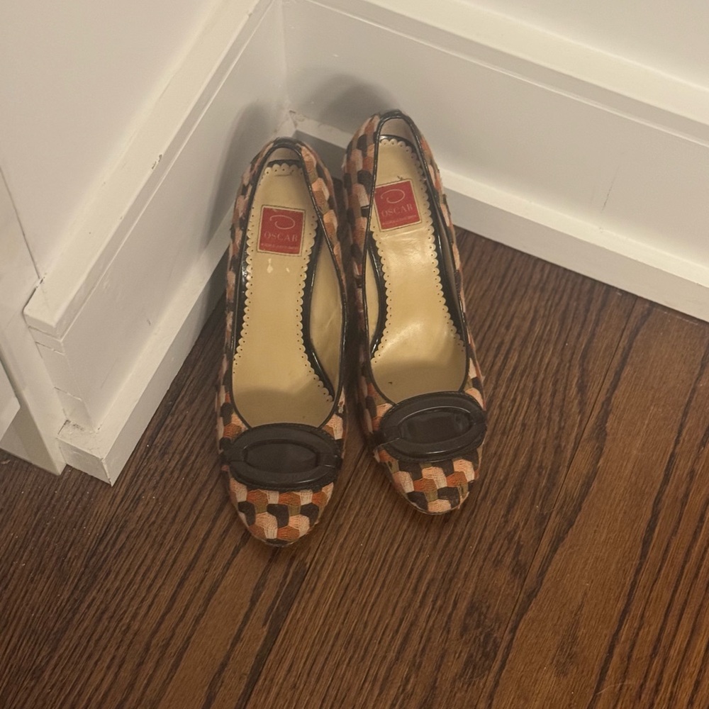 Oscar de la Renta Tan and Brown Elegant Heels